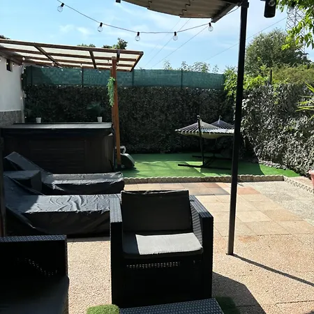 Апартаменты Mambo House